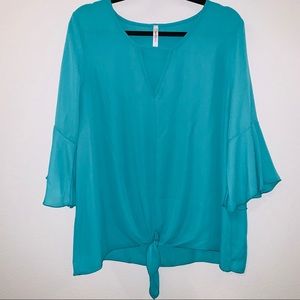 💫 Boutique Plus Size Teal Keyhole Blouse